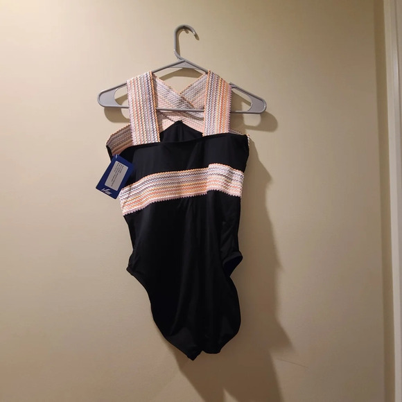 NWT Hilor women's one piece swimwear halter sz.M (8-10) - Picture 3 of 9